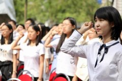 语文课上排练的《麦克白》《茶馆》等典范剧